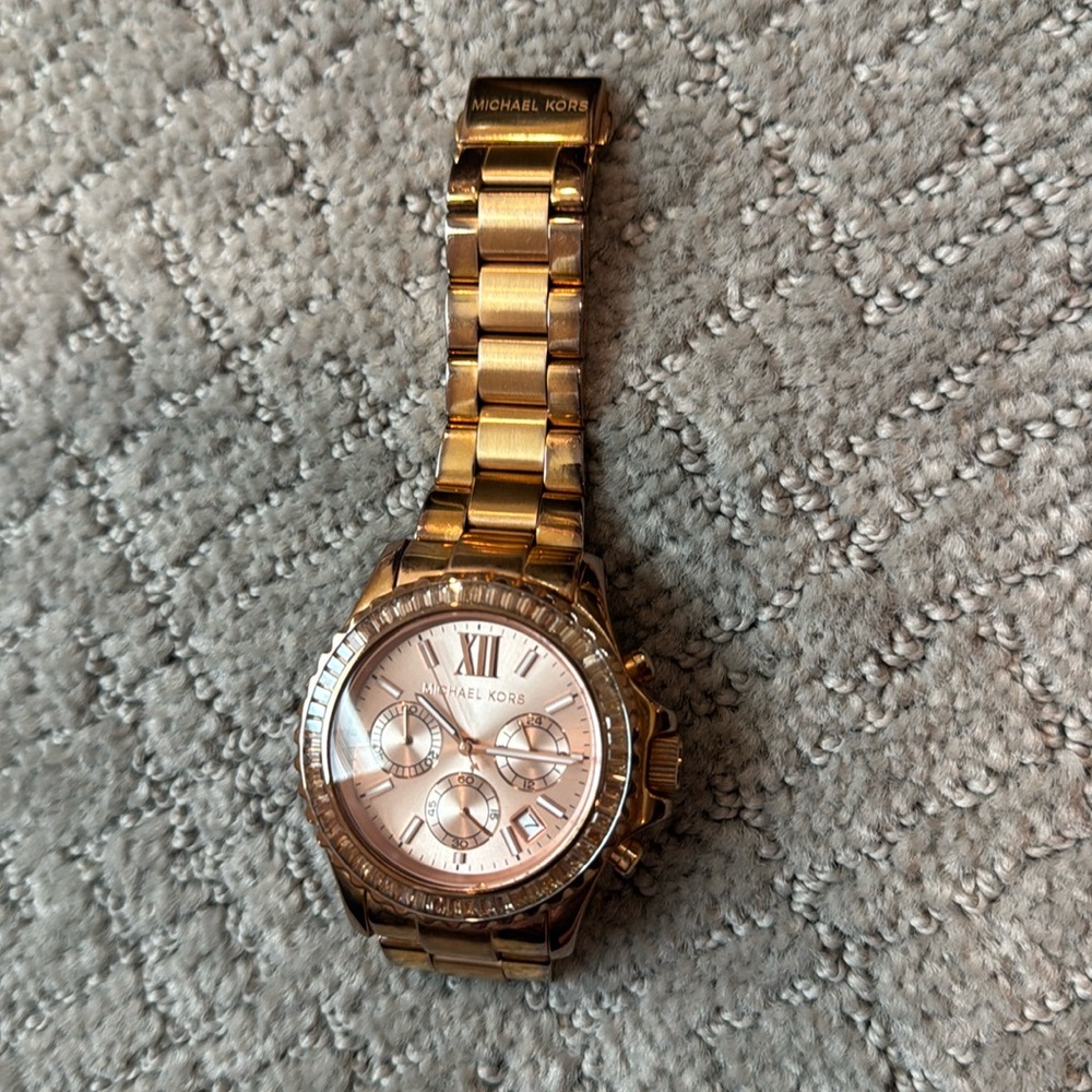 Micheal Kors rose gold watch